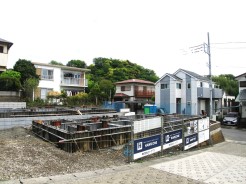 ２号棟を南西側から撮影