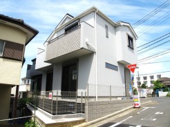 １号棟を東南側から撮影