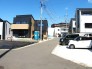 左手前の黒い外壁が別業者（４，９８０万円税込）