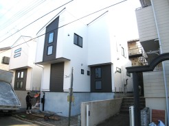 1号棟を北西側から撮影